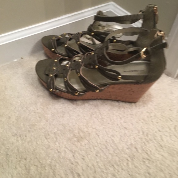 Shoes - Picture 3 of 5